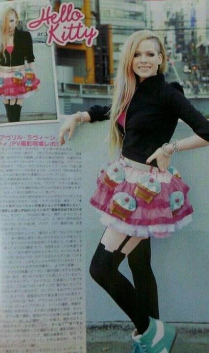 Veja As Fotos Da Gravação Do Clipe De Hello Kitty De Avril Lavigne Vagalume 