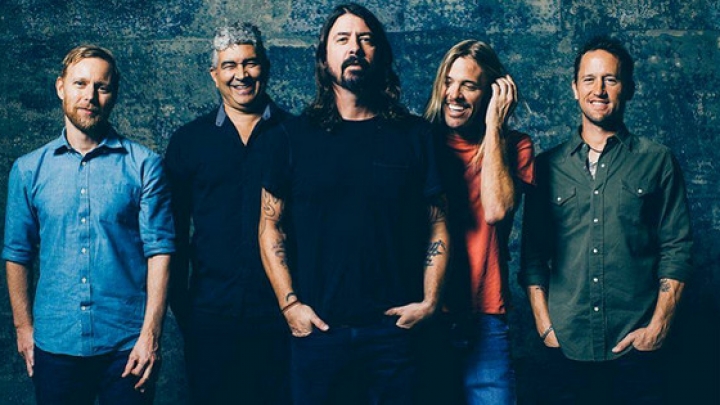 One by One - Foo Fighters - Álbum - VAGALUME