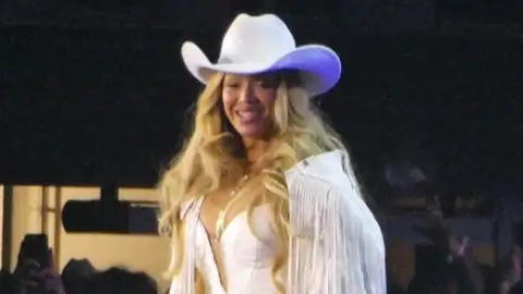 Beyoncé dá início à turnê "Cowboy Carter". Veja o setlist, vídeos e mais!