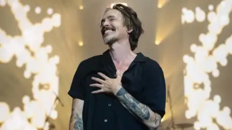 Incubus anuncia seu novo álbum, "Something In The Water"