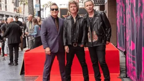 Green Day ganha estrela na Calçada da Fama em Hollywood