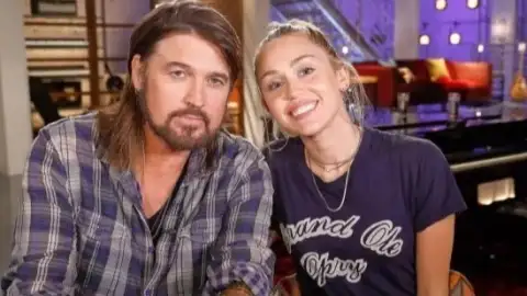 Miley Cyrus revela como está atualmente sua relação com o pai, Billy Ray Cyrus, após altos e baixos