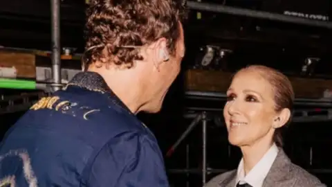 Céline Dion prestigia show do Coldplay e é homenageada por Chris Martin. Veja!