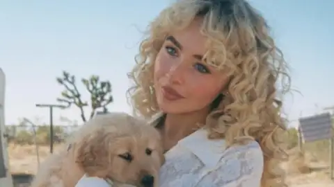 Sabrina Carpenter anuncia seu novo álbum, "Man's Best Friend"