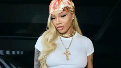 Rapper GloRilla é presa por posse de drogas em meio à investigação de invasão a sua residência