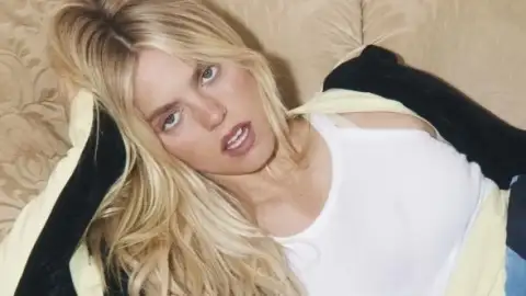 Reneé Rapp lança o novo álbum, "BITE ME". Escute com todas as letras!