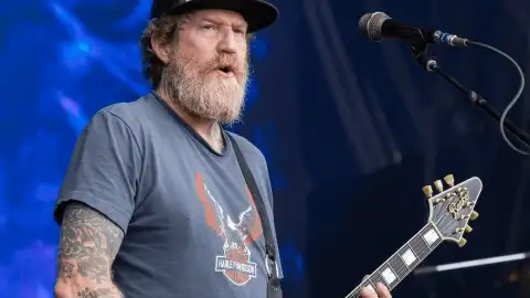 Brent Hinds, ex-guitarrista do Mastodon, morre em acidente trágico de moto