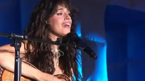 Camila Cabello canta "Ai Se Eu Te Pego" no The Town e Michel Teló reage: "Arrepiado"