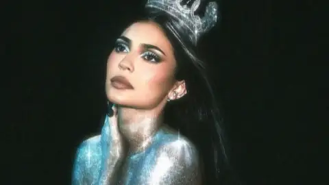 Kylie Jenner lança a sua primeira música, "Fourth Strike". Ouça com letra e tradução