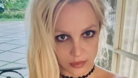 Britney Spears desabafa sobre relação distante com filhos: "Se minha família me respeitasse"
