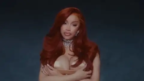 Cardi B choca fãs ao revelar que não lava o cabelo há dois meses