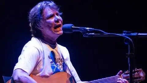 Lô Borges, lenda do Clube da Esquina, morre aos 73 anos