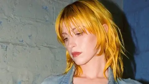 Hayley Williams lança a música inédita, "Showbiz". Ouça com letra e tradução!