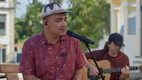 João Gomes revela episódio de preconceito sofrido antes da fama por apenas pedir água em ensaio
