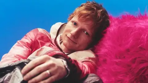 Ed Sheeran pede aos fãs que “enviem sugestões de músicas por mensagem” para a "Loop Tour" de 2026