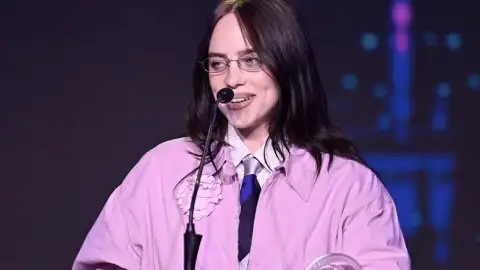 Billie Eilish detona governo Trump e ICE: “Estamos vendo nossos vizinhos sendo sequestrados"