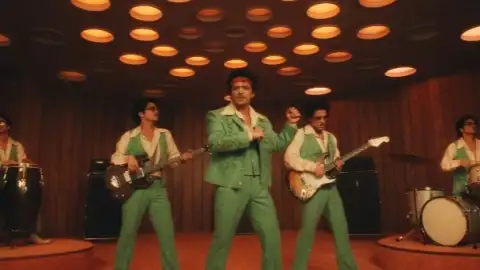 Bruno Mars segue em 1º lugar na Billboard Hot 100 com "I Just Might". Veja o top 10!