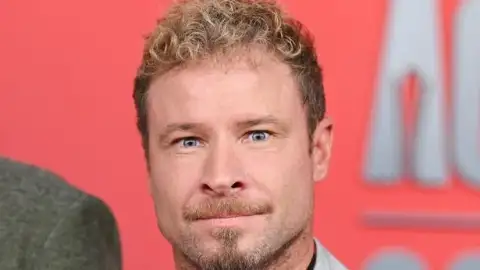 Brian Littrell é acusado de usar insulto homofóbico em discussão por invasão de propriedade