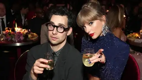 Taylor Swift desmente rumores de briga com Jack Antonoff: "Um dos meus melhores amigos"