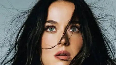 Katy Perry divulga trecho de "Watch It Burn", seu novo single. Ouça!