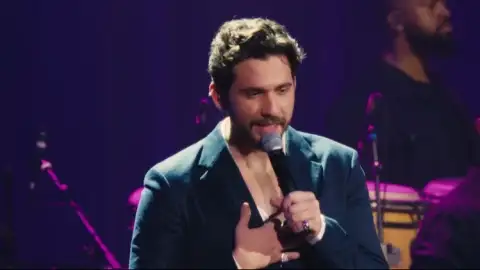 Gustavo Mioto sobre vida amorosa: "Quem mastiga de tudo, está sempre mastigando"
