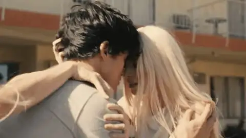 Rolling Stones lança "Jealous Lover", com Anya Taylor-Joy no clipe. Veja!
