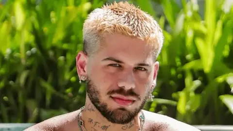 Zé Felipe se pronuncia e pede desculpas após vídeo polêmico com o filho de 1 ano