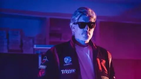 DJ Kavinsky, autor de "Nightcall" e ícone do synthwave, morre aos 50 anos