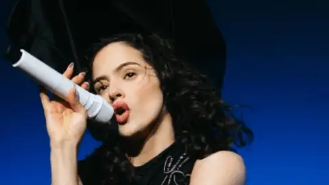 Veja o provável setlist dos dois shows de Rosalía no Brasil