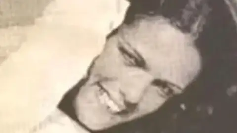 Morre Regininha, a voz de "Teletema" que marcou a novela "Véu de Noiva", aos 81 anos